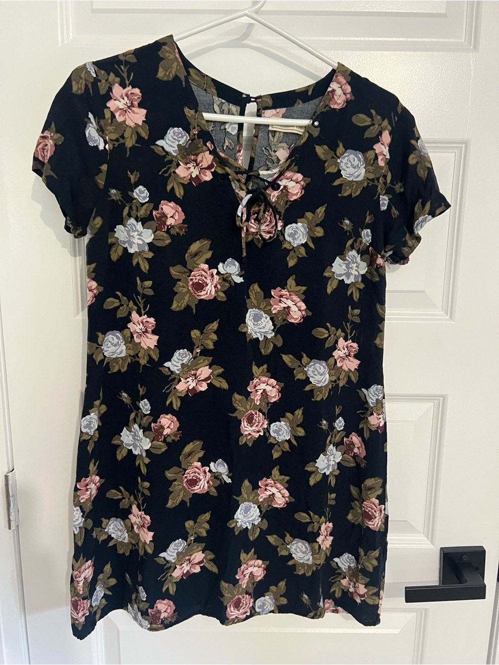 276 - Abercrombie & Fitch Black Floral Tie-Neck Top with Pink & Light Blue Roses